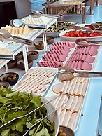 Kalia Beach Hotel Side