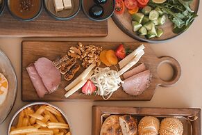 Kalia Beach Hotel Side