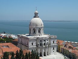 Apartment Balcony and River View in Alfama