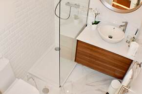 Apartment Balcony and River View in Alfama