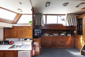 Luxury Boat in Port Forum