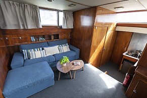 Luxury Boat in Port Forum