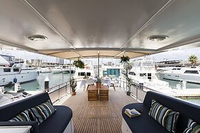 Luxury Boat in Port Forum