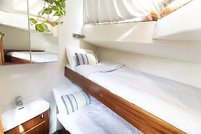 Luxury Boat in Port Forum