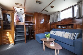 Luxury Boat in Port Forum