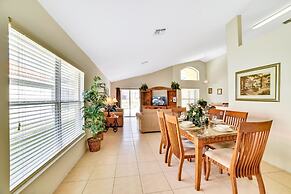 4 Br Pool Home with Spa in Aviana