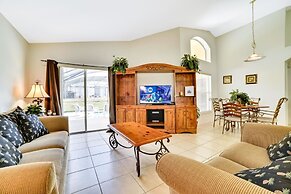 4 Br Pool Home with Spa in Aviana