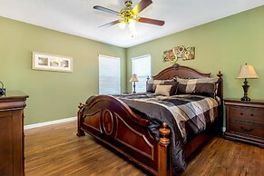 6 Br Pool Home with Spa and Game Room