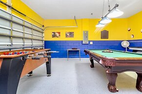 6 Br Pool Home with Spa and Game Room