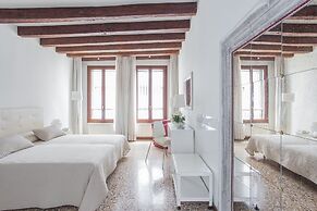 Venezia - Calle della Regina 752b