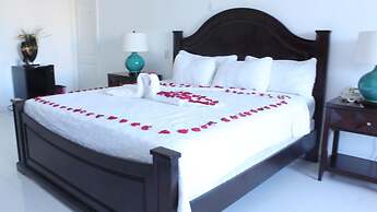 Golden House Hotel & Restaurant