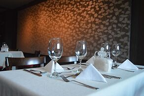 Golden House Hotel & Restaurant