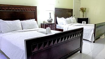 Golden House Hotel & Restaurant