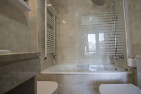 EnjoyGranada LUJO Piscina y Parking