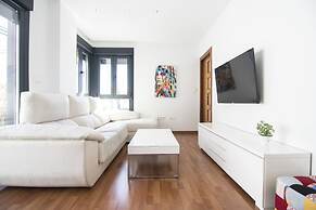 EnjoyGranada LUJO Piscina y Parking