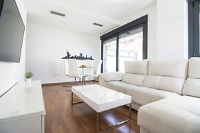 EnjoyGranada LUJO Piscina y Parking