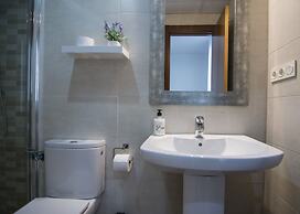 EnjoyGranada LUJO Piscina y Parking