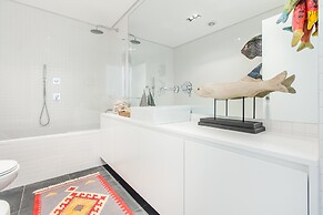 Luxury Beach Experience in Lisbon