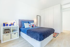 Luxury Beach Experience in Lisbon