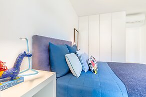 Luxury Beach Experience in Lisbon