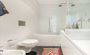 Luxury Beach Experience in Lisbon