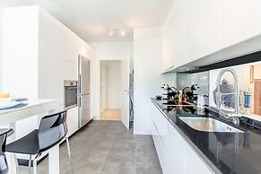 Luxury Beach Experience in Lisbon