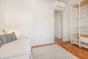 Marques de Pombal Metropolitan Flat