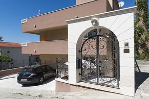 Avama View Apartment