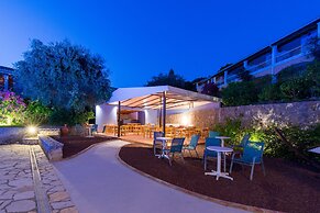 Elite Corfu - Adults Friendly