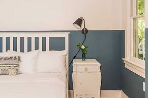 Miami River Inn By Renzzi