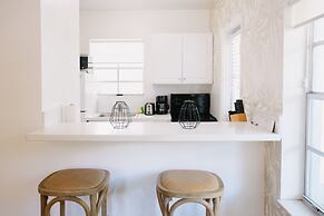 Miami River Inn By Renzzi