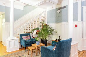 Miami River Inn By Renzzi