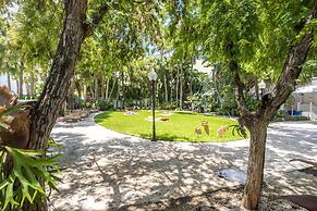 Miami River Inn By Renzzi