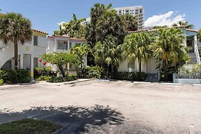Miami River Inn By Renzzi