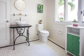 Miami River Inn By Renzzi