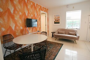 Miami River Inn By Renzzi