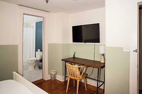 Miami River Inn By Renzzi
