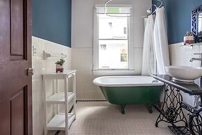 Miami River Inn By Renzzi