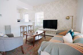 Miami River Inn By Renzzi