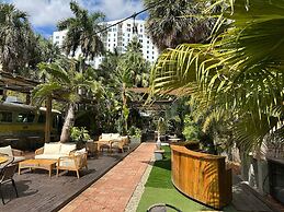 Miami River Inn By Renzzi