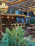 Miami River Inn By Renzzi