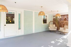 Miami River Inn By Renzzi