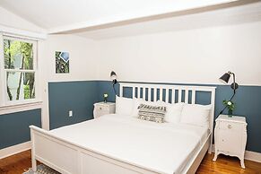 Miami River Inn By Renzzi