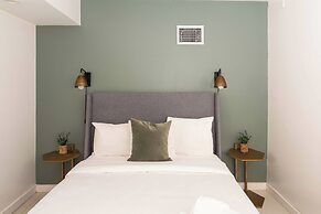 Miami River Inn By Renzzi