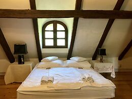 The Houses of History - anno 1830