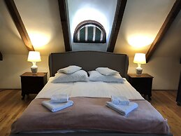 The Houses of History - anno 1830