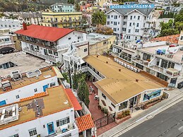 Catalina Courtyard Suites