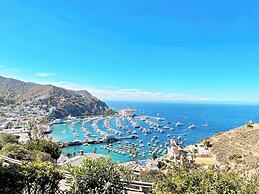 Catalina Courtyard Suites