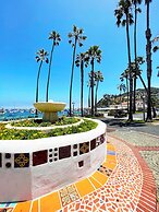 Catalina Courtyard Suites