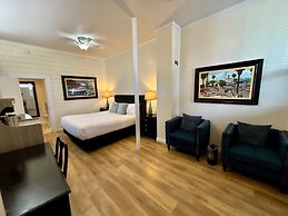 Catalina Courtyard Suites